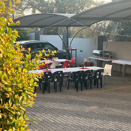 Aqua Stone Guest House Mbombela Buitenkant foto