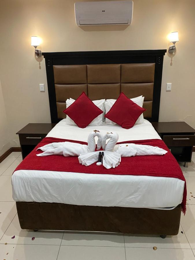 Aqua Stone Guest House Mbombela Buitenkant foto