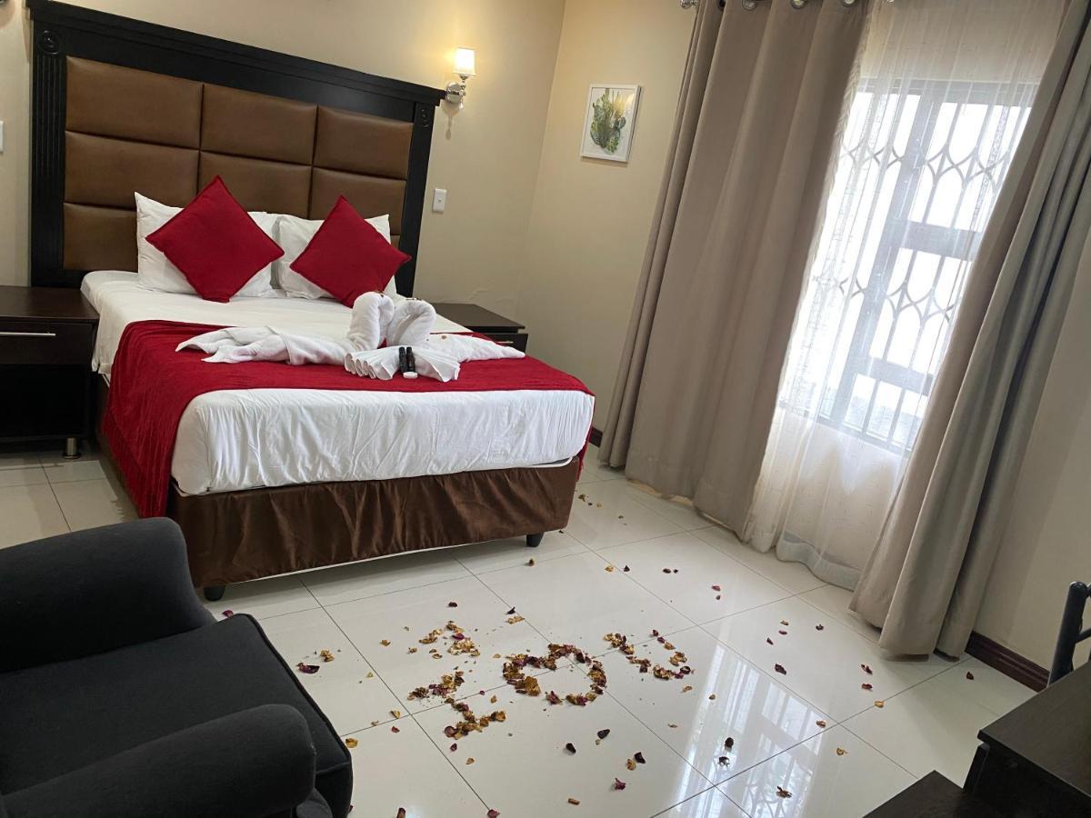 Aqua Stone Guest House Mbombela Buitenkant foto
