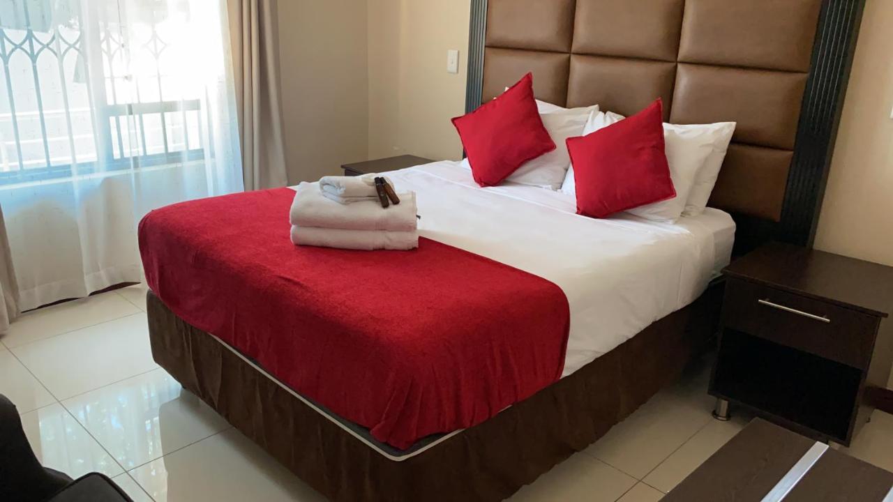 Aqua Stone Guest House Mbombela Buitenkant foto