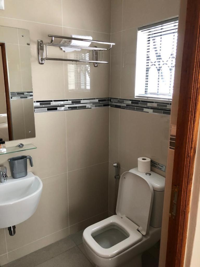 Aqua Stone Guest House Mbombela Buitenkant foto
