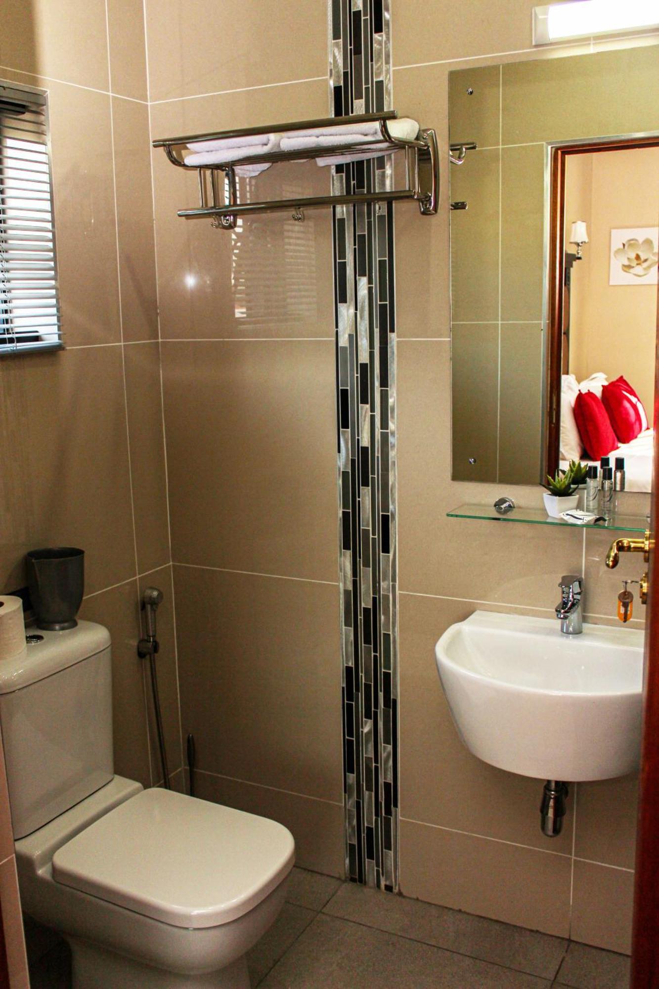Aqua Stone Guest House Mbombela Buitenkant foto