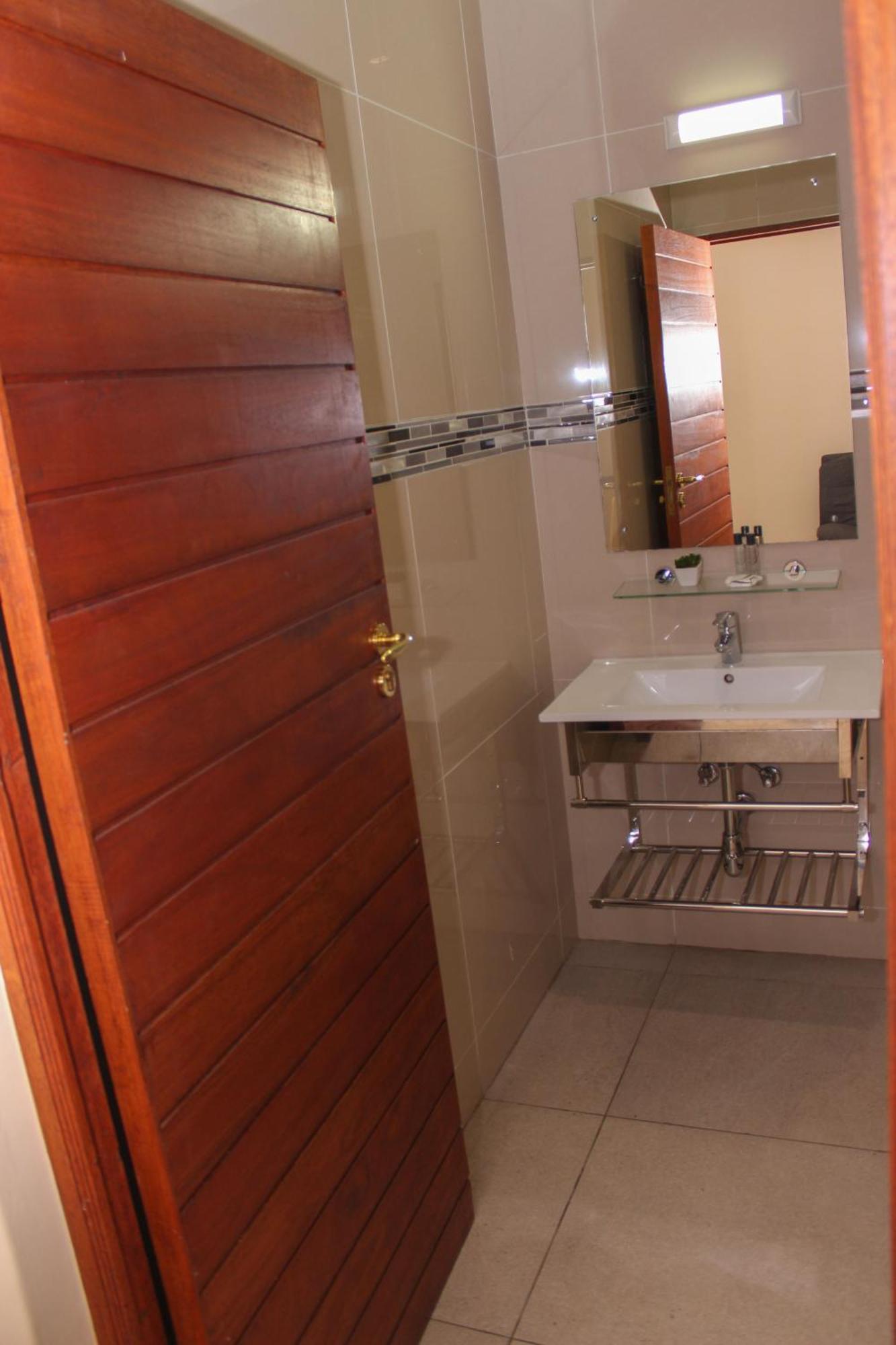 Aqua Stone Guest House Mbombela Buitenkant foto