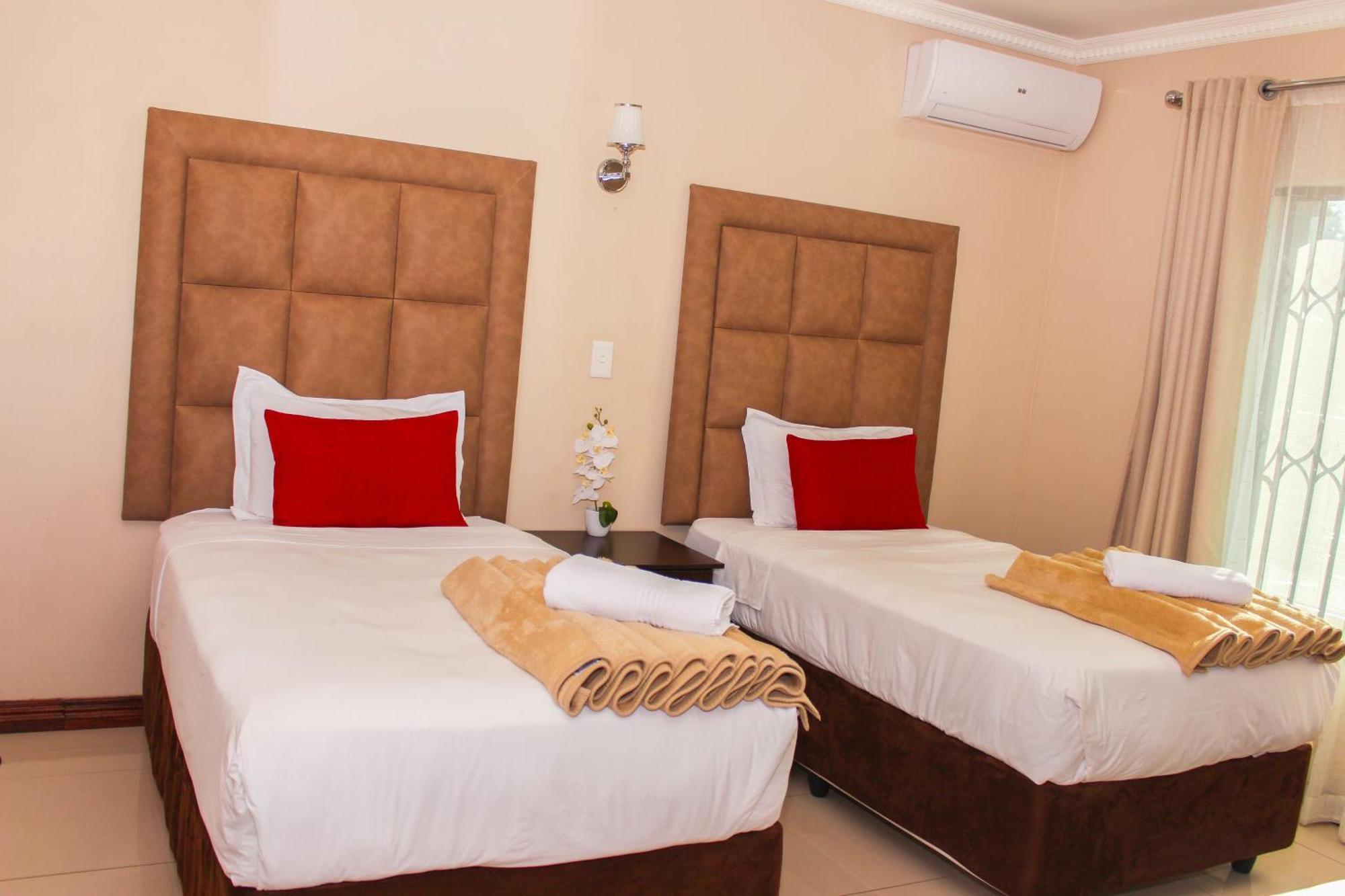 Aqua Stone Guest House Mbombela Buitenkant foto