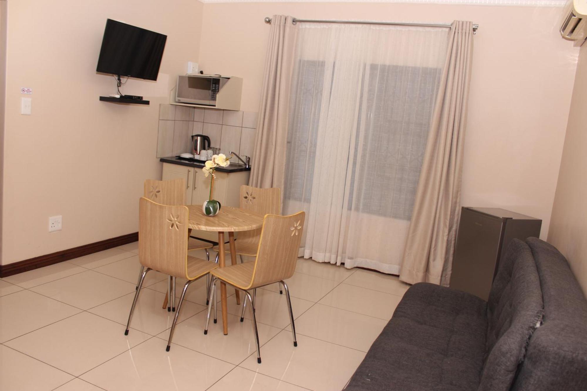 Aqua Stone Guest House Mbombela Buitenkant foto