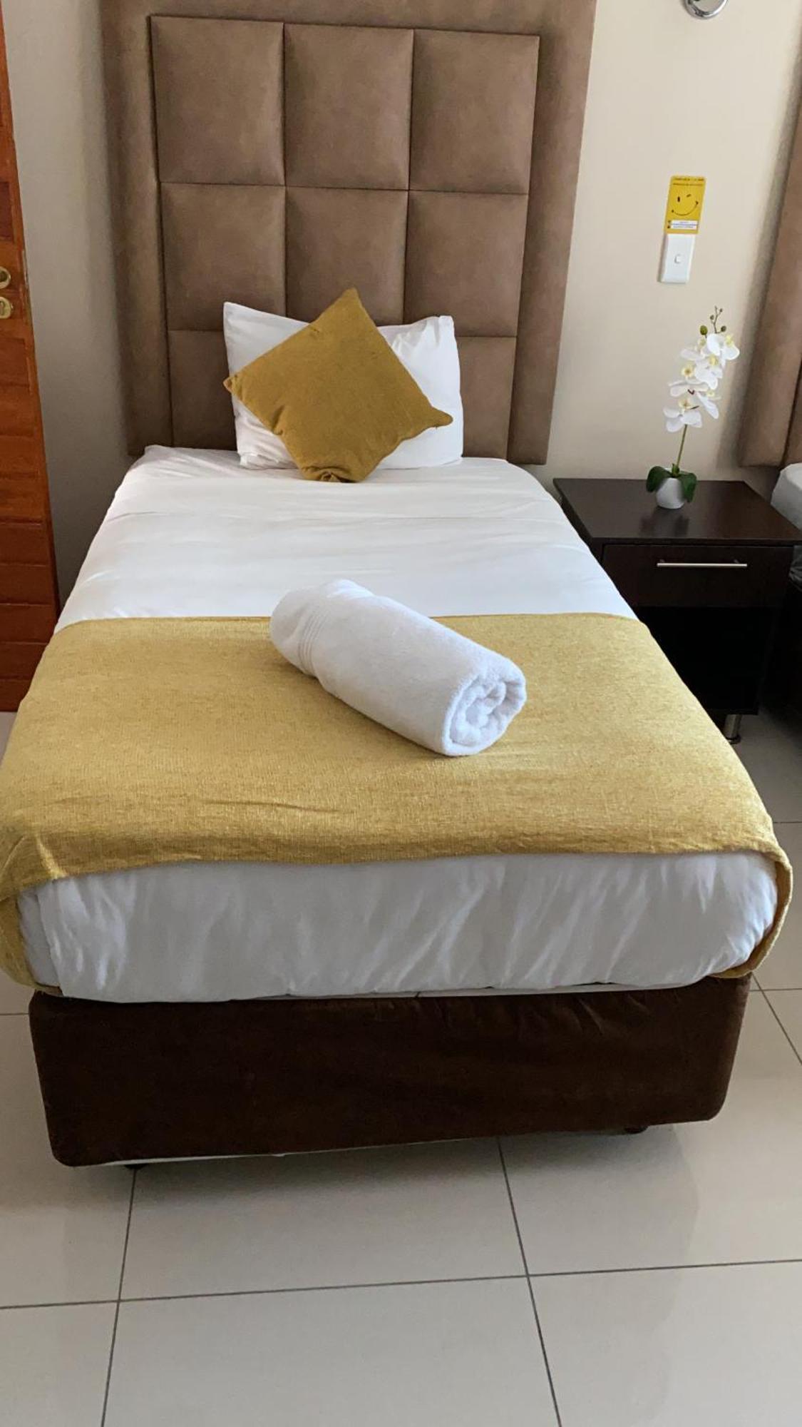 Aqua Stone Guest House Mbombela Buitenkant foto