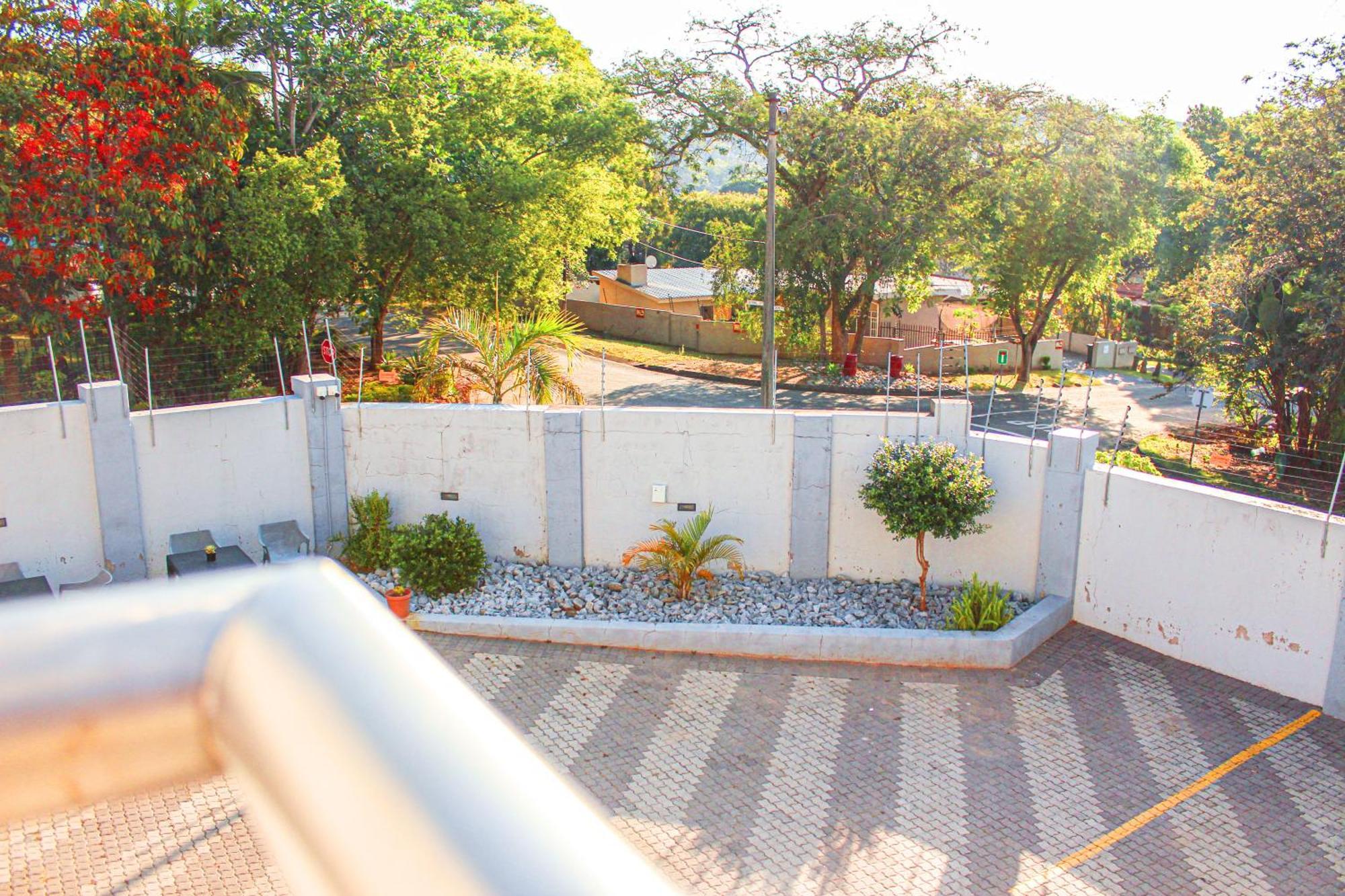 Aqua Stone Guest House Mbombela Buitenkant foto