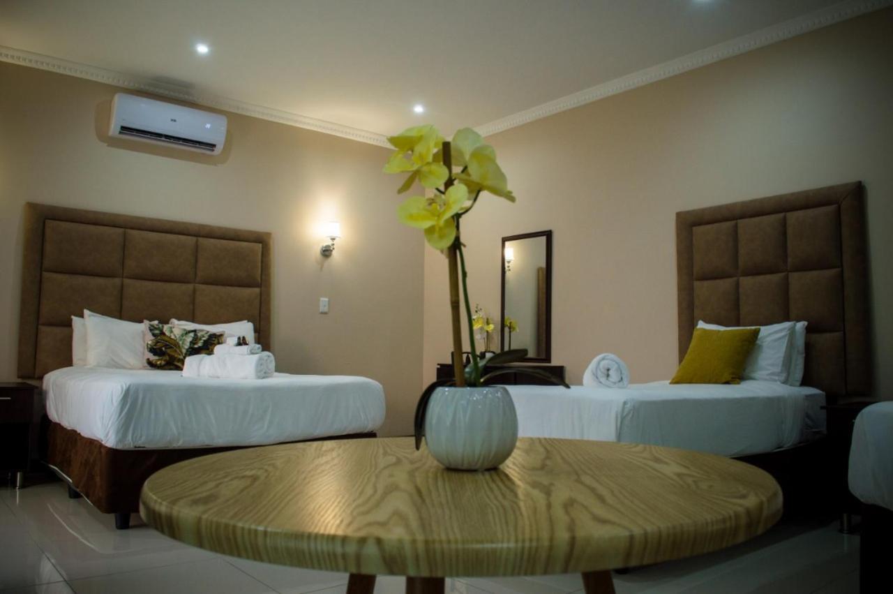 Aqua Stone Guest House Mbombela Buitenkant foto