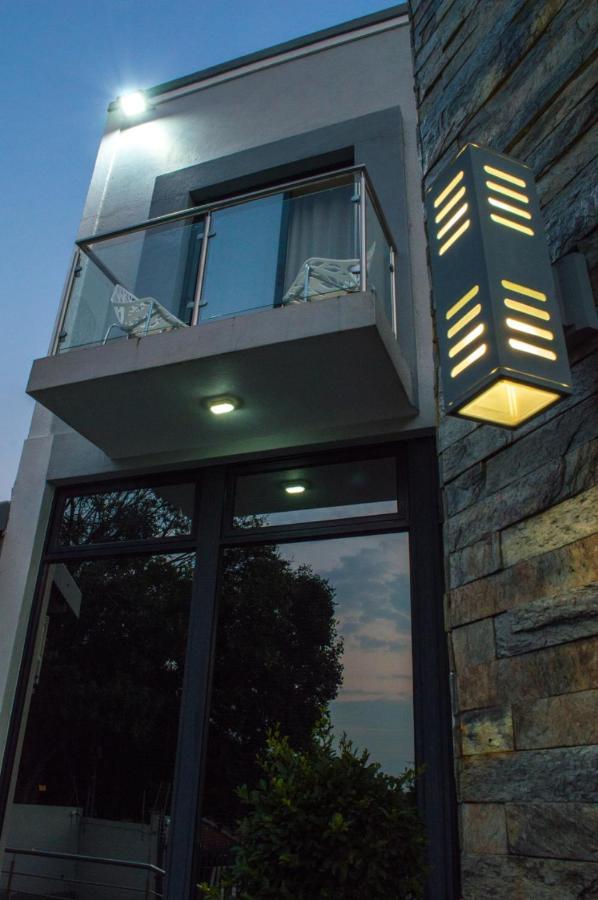 Aqua Stone Guest House Mbombela Buitenkant foto